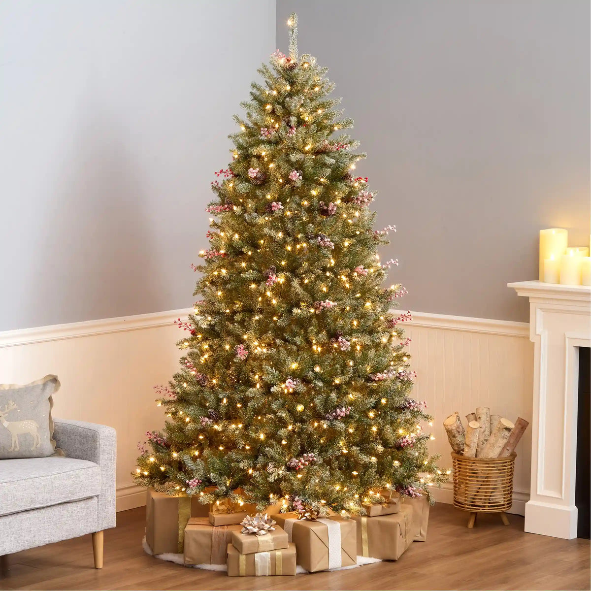 7.5 ft. Pre-Lit Dunhill Fir Flocked Tree with 750 Clear Lights