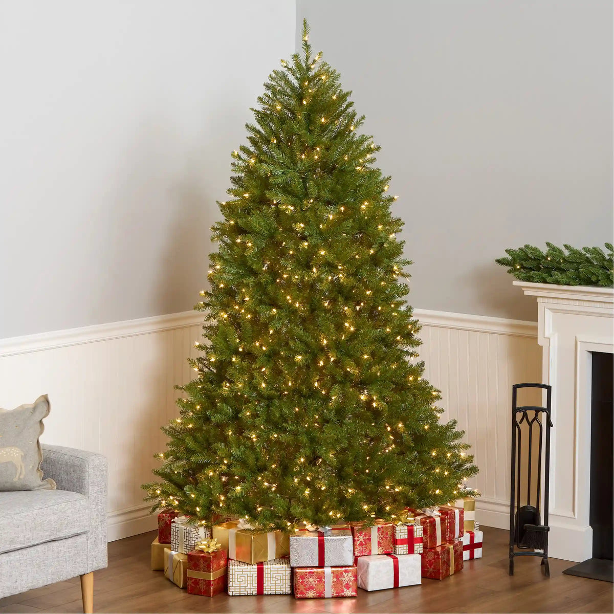7 ft. Pre-Lit Dunhill Fir Full Tree with Clear Lights