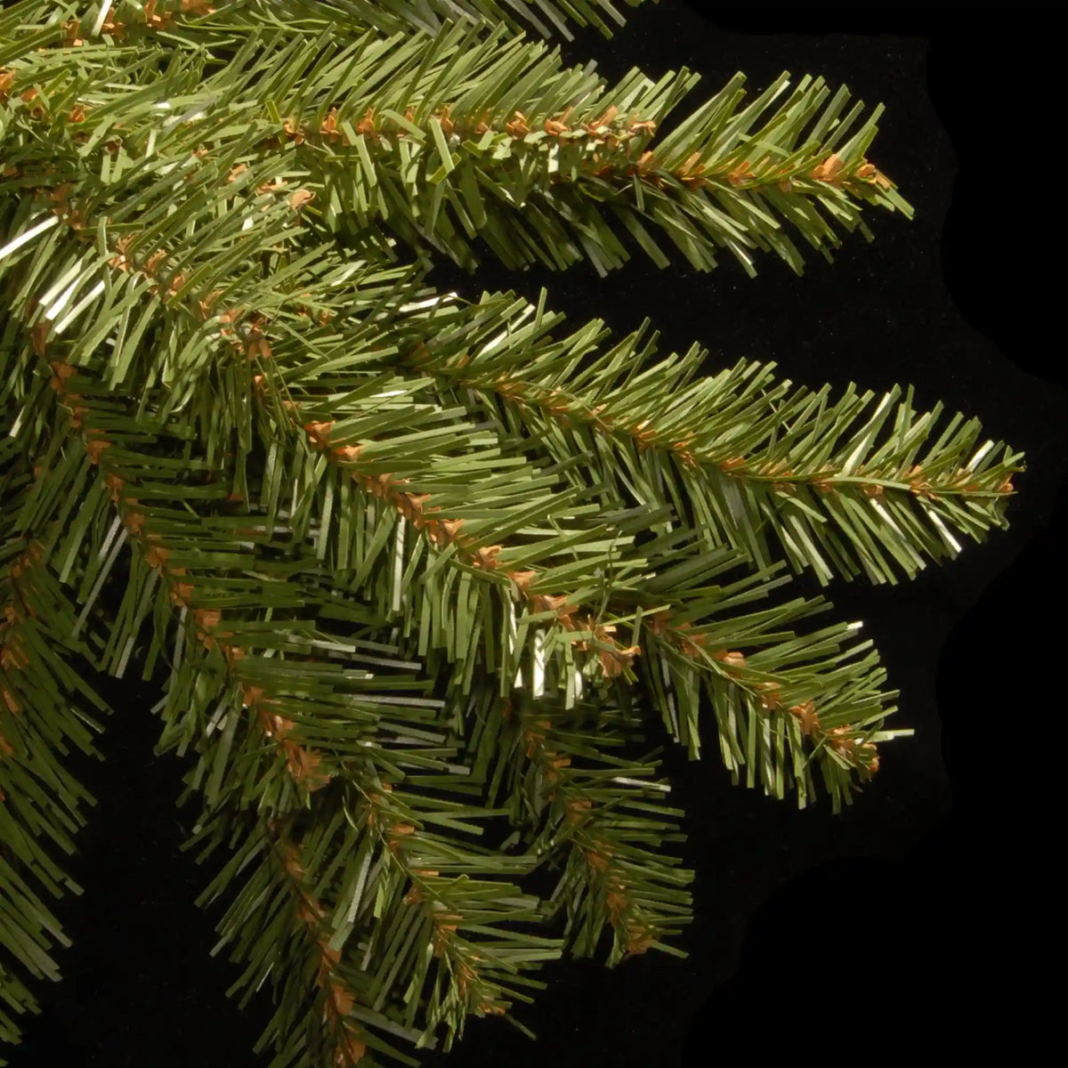 7.5 ft. Pre-Lit Dunhill Fir Slim Hinged Tree with 600 Clear Lights, Plug-In