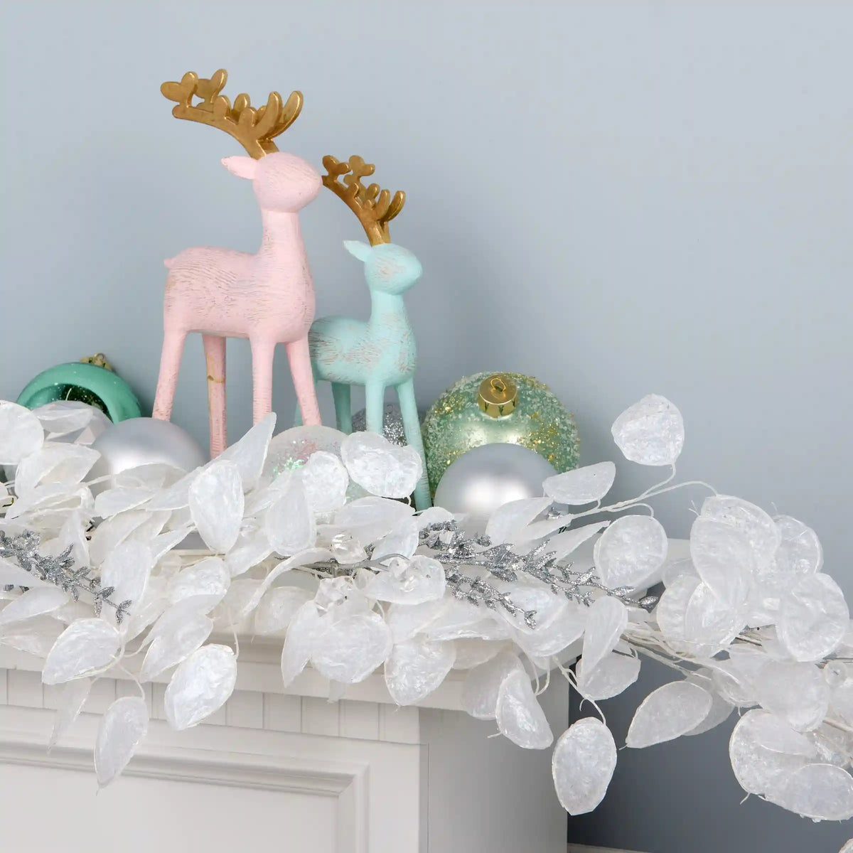 4 ft. Winter Frost White Garland
