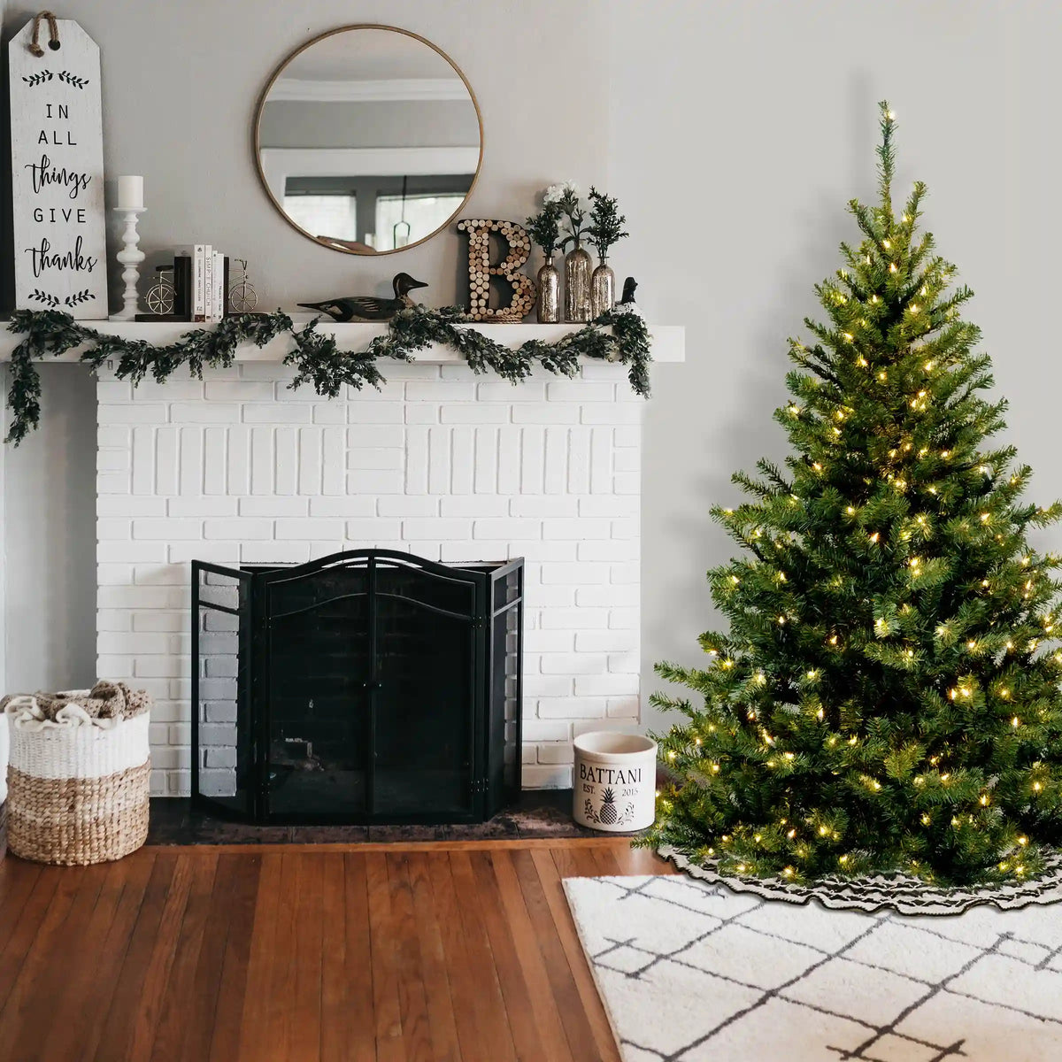 6 ft. Pre-Lit Kincaid Spruce Tree with Clear Lights, Plug-In