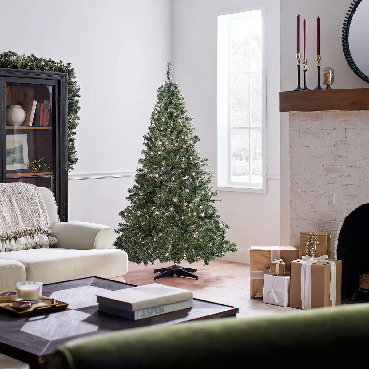 6 ft. Pre-Lit Kincaid Spruce Tree with Clear Lights, Plug-In