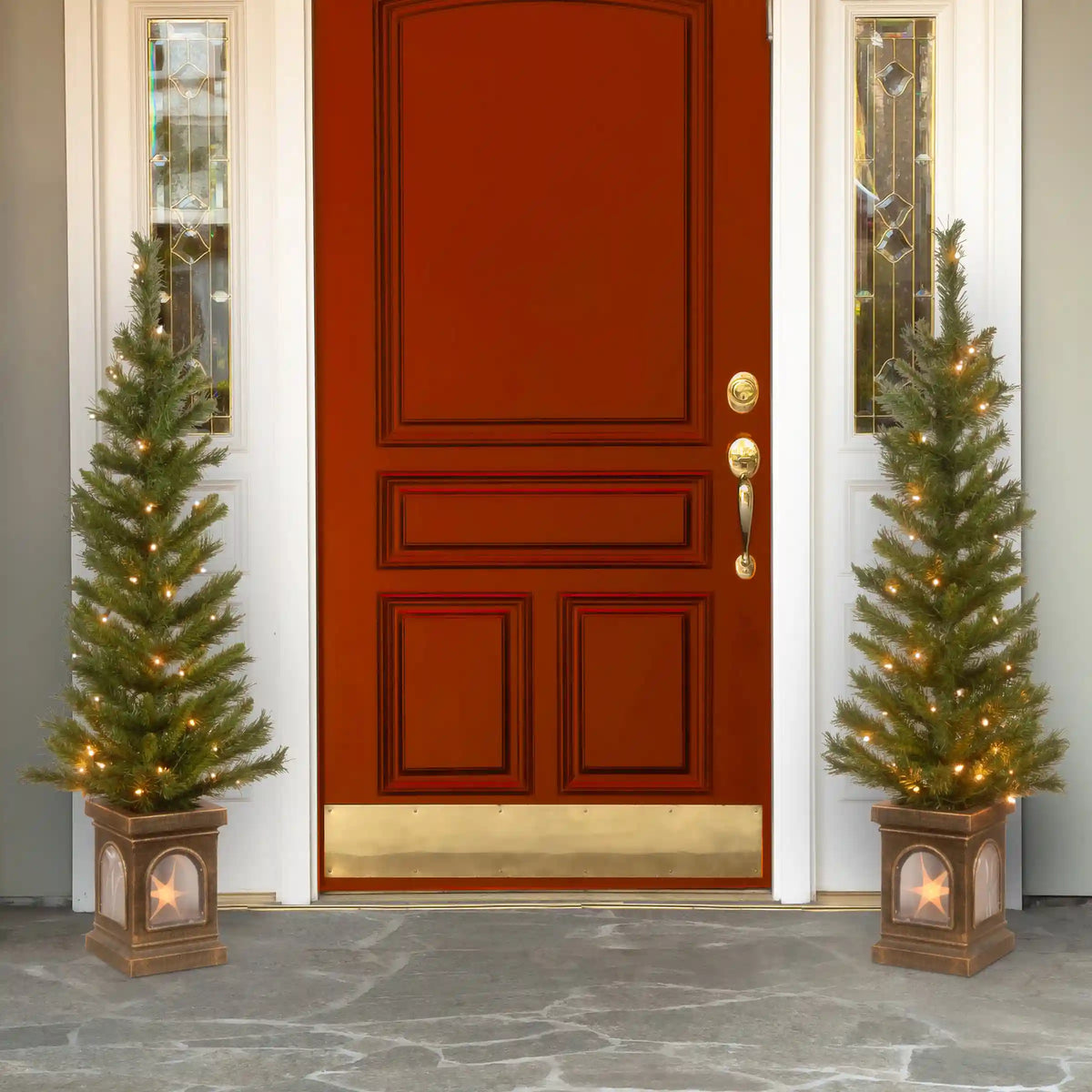 4 ft. Pre-Lit Leigh Valley Tree Set with Clear Lights, Plug-In