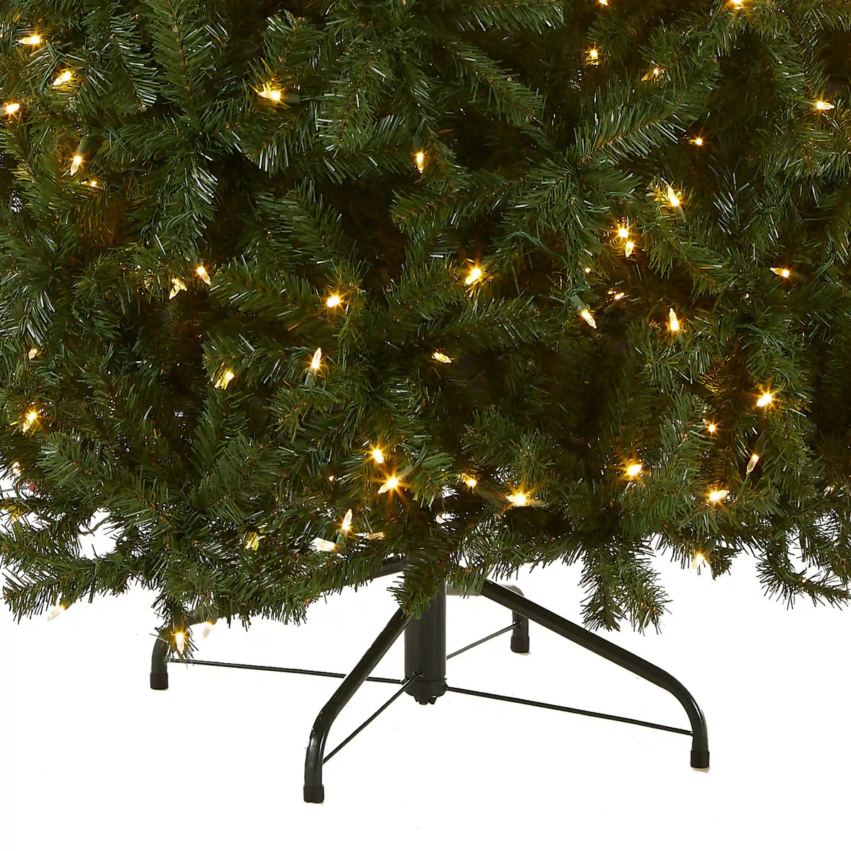 7.5 ft. Pre-Lit North Valley Spruce Tree with PowerConnect Dual Color LED Lights, Plug-In